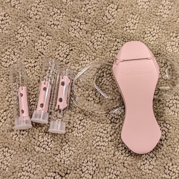 Tweezerman Dermaplanning Tool - Picture 1 of 3